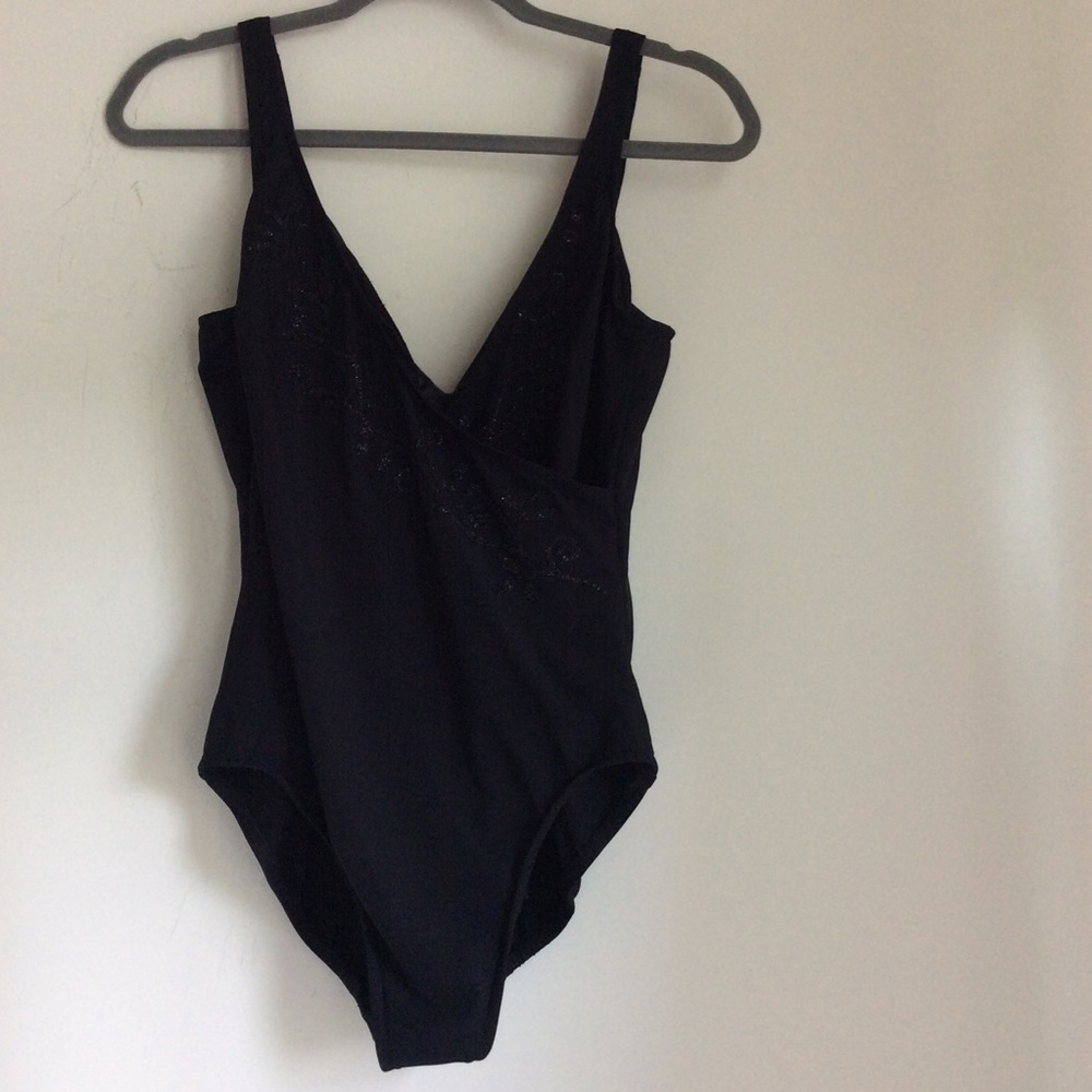 Miraclesuit Swimsuit Womens Medium Black One Piece Embellished Slimming Support